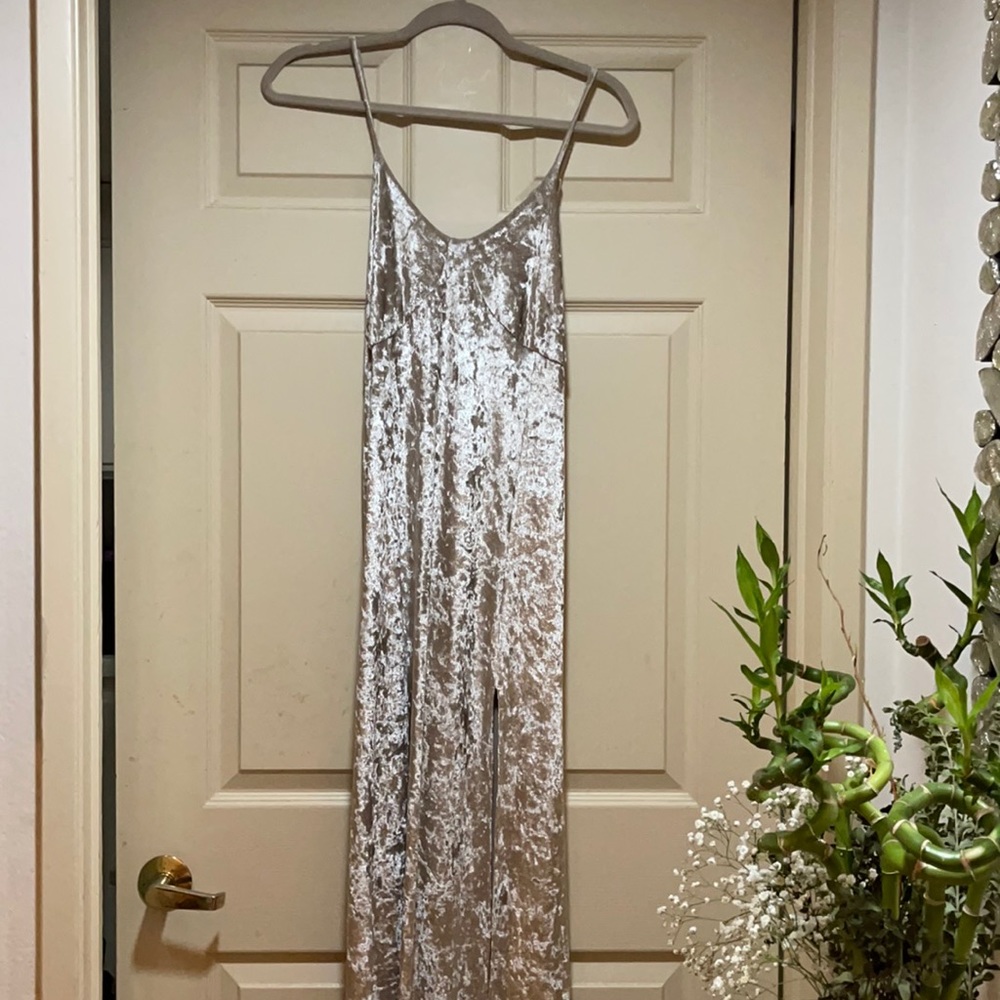 Crushed velvet long dress with 2 front slits